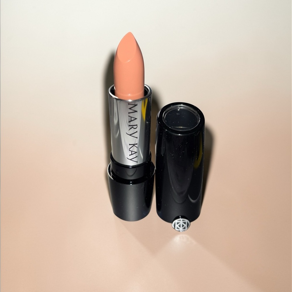 Mary Kay Subdued Nude Lipstick NIB Neutral Beige Nude Cream Lip Color